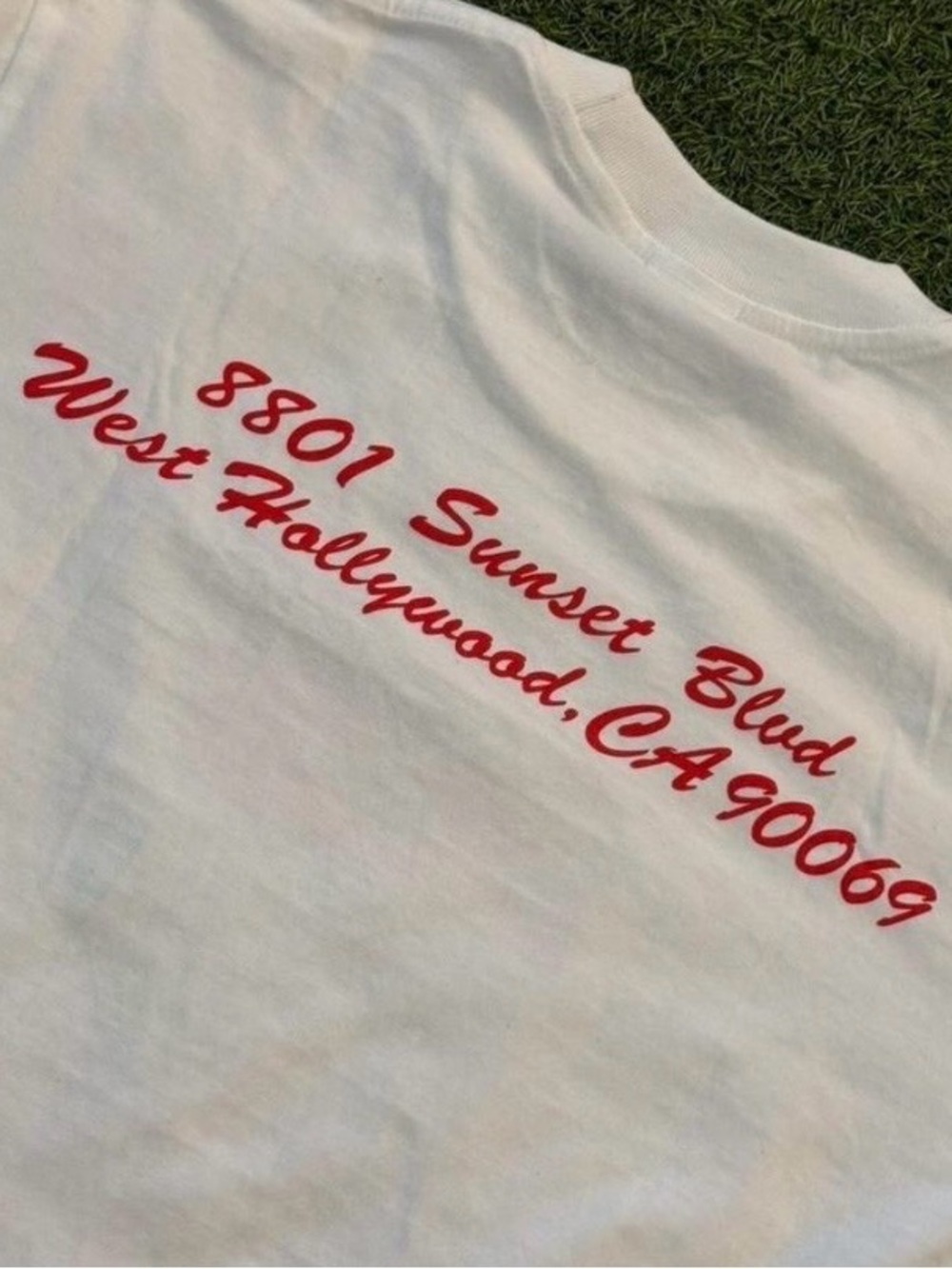 Supreme White T-Shirt with Red Logo Tag - Picture 3 of 3
